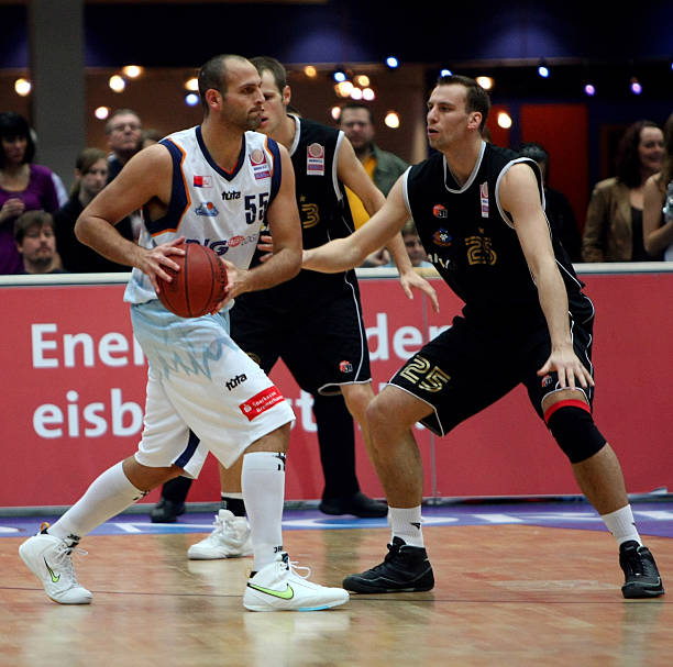 员的追逐屡 员的追逐屡