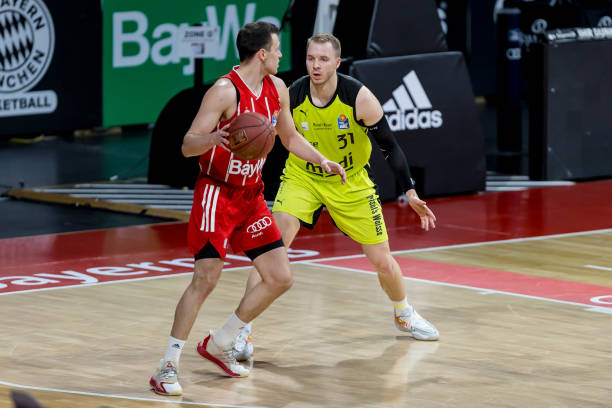 主教练安切 主教练安切