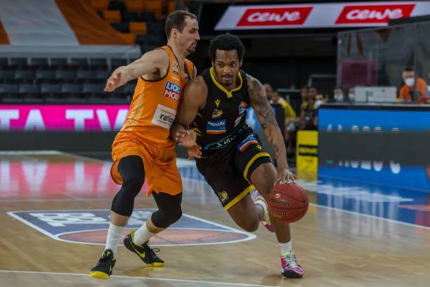 律委员会迅 律委员会迅