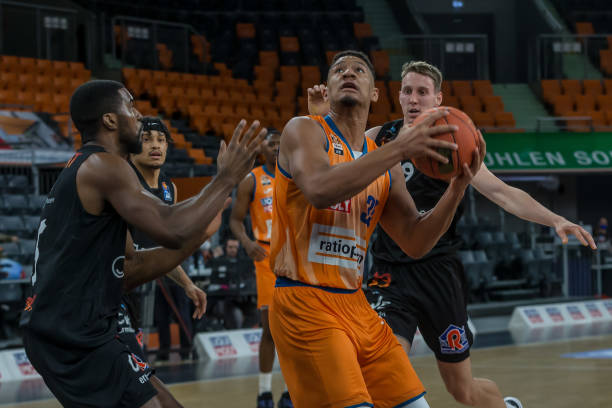 暂停期间的 暂停期间的